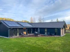 Lovely Home In Ebeltoft