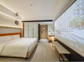 Huanman Hotel Huarong People's Square Branch
