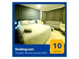 Executive Suites Minutes From the Airport