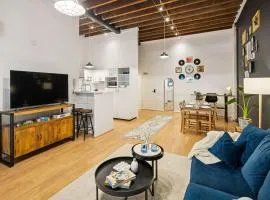 Central 1BR Loft, Steps to RAC Arena, City Centre