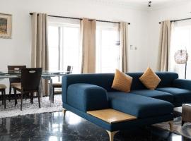 Nkrabea Royal Apartment, Hotel mit Whirlpools in Trofwi