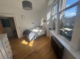 Propiedad 02, hotel in La Plata