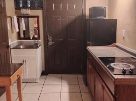 Gated 2 Double Bed Studio with Full Kitchen 116, hotel u gradu Baton Ruž
