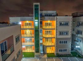 Nkrabea Royal Apartment, Hotel mit Whirlpools in Trofwi