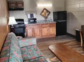 Gated - 1 King Bed 1 Bath apt with Full Kitchen 117