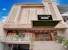 Townhouse Oak Dehradun Court Formerly GK Residency, hotel in Dehradun