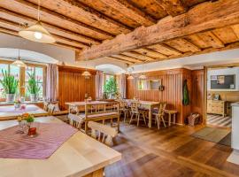 Gasthof Schiesl, hotel with parking in Altendorf