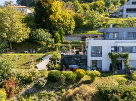 Spacious 3-Bedroom Villa in Montreux by GuestLee, ξενοδοχείο στο Μοντρέ
