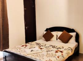 Cozy stay - Classic Room, hotel a Tirupporūr