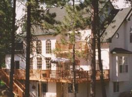 River Cove Elegant Waterfront Bed & Breakfast, bed & breakfast a Post Falls