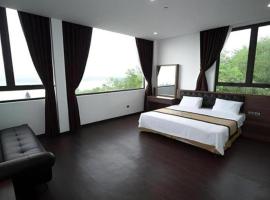 LAKESIDE DAILAI HOTEL, hotel near Noi Bai International Airport - HAN, Bá Hạ