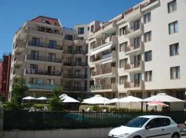 Summer Breeze Apartments
