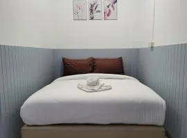 Happy Day 2, one private room "king size bed" and two open room with double bed each, total six people