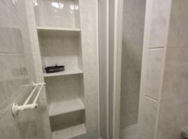 Appartement cosy centre ville, hotel i Decazeville