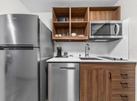 Everhome Suites Ontario, hotell i Ontario