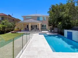 Sunkissed Manor - Swimming Pool - 3 Mins to Beach
