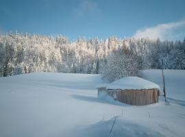 S&eacute;jours nature et bien &ecirc;tre en YOURTE ที่พักสไตล์เต็นท์ในLa Pesse