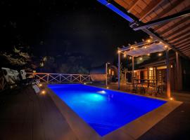 パーパスリゾート EG Sky terrace 熱川, hotel con alberca en Higashiizu