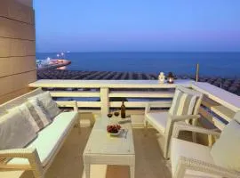 Mackenzie Beachfront Suite