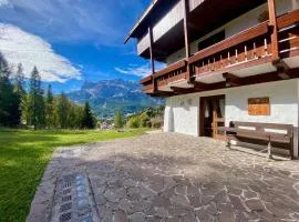 Charming ground floor flat with mountain views