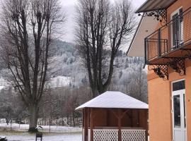 Будинок в пейзажній місцевості, hotel v destinaci Krivorovnya