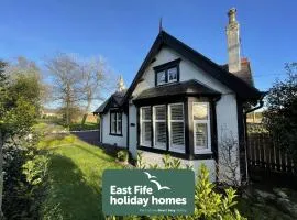 The Lodge House - By Elie