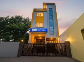 FabHotel Paramhans Guest House - Sant Ravidas Ghat