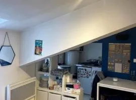 Studio cosy sous les toits en plein centre-ville