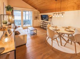 Surfers Lodge near Interlaken, at lake with pool, hotel con alberca en D&auml;rligen