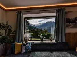 Braun Lodge Top 1