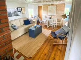 Cottage With Lake Vänern Views In Sjötorp