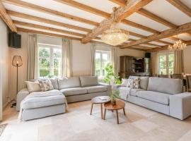 Huswell - Authentic Serene Vacation Hideaway with Pond, khách sạn ở Harelbeke