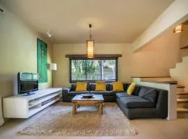 Toshu - Two Bedrooms in Heaven