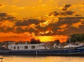 Wohnschiff Commodore