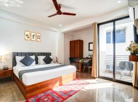 Hotel Breezy Heights Near IGI Delhi Airport、ニューデリーにあるデリー国際空港 - DELの周辺ホテル