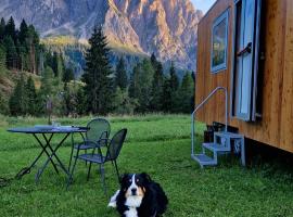 Vivere l'inverno tra i prati di Sappada, camping de luxo em Ecche