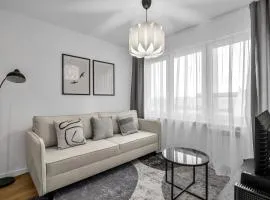 Wola Apt - 8th Floor, Tram&Bus Nearby
