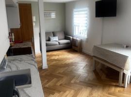 Flat in Royal Wootton Bassett, hotel i Royal Wootton Bassett