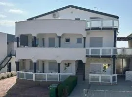 1 Bedroom Lovely Apartment In Vir