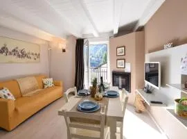 Stunning Apartment In Temù With House A Mountain View