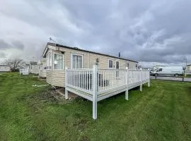 Homely 6 Berth Caravan In Essex At St Osyth Beach Holiday Park Ref 28025Td