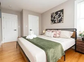 Expansive 3BR Boston Nest - Pet-Friendly - Near Franklin Park & Red Line 558-2