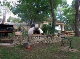 Gîte du Jonquas, ξενοδοχείο σε Velleron