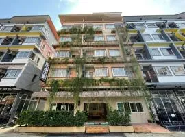 The Rock Patong Comfort Stay