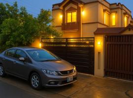Haven Lodge - 4BR Luxurious Spanish Villa in Lahore, σαλέ στη Λαχόρη