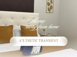 As Thetic Transient, hotel a San Pablo