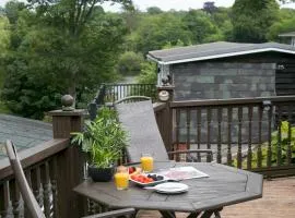 Comfortable 2 Bed Chalet near Snowdonia - Pass the Keys