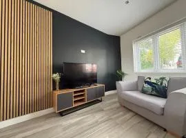 Stylish 3-Bed Executive Home Chislehurst, BR7