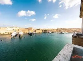 Stunning Holiday Home with Gorgeous Harbour Views