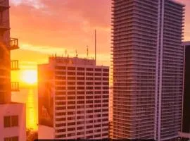 Heart of downtown Miami Studio POOL & GYM